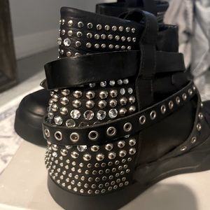 Robins Jean Black ankle boots